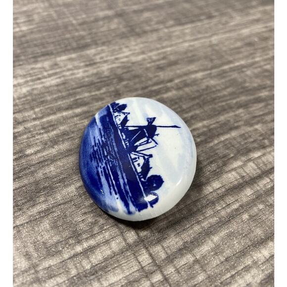 Delft Holland Handmade Blue White Windmill Porcelain Oval Brooch Lapel Pin - Picture 2 of 7
